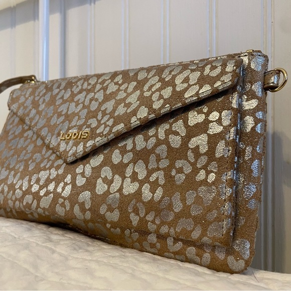 Lodis | Patterned Clutch - Picture 6 of 10